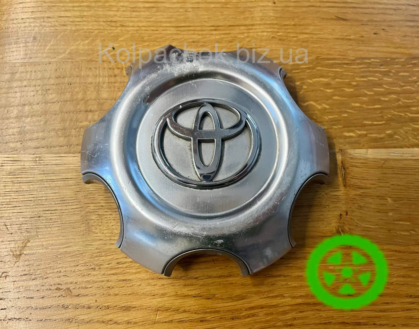 Оригинальный колпачок на диски Toyota 4260B60070