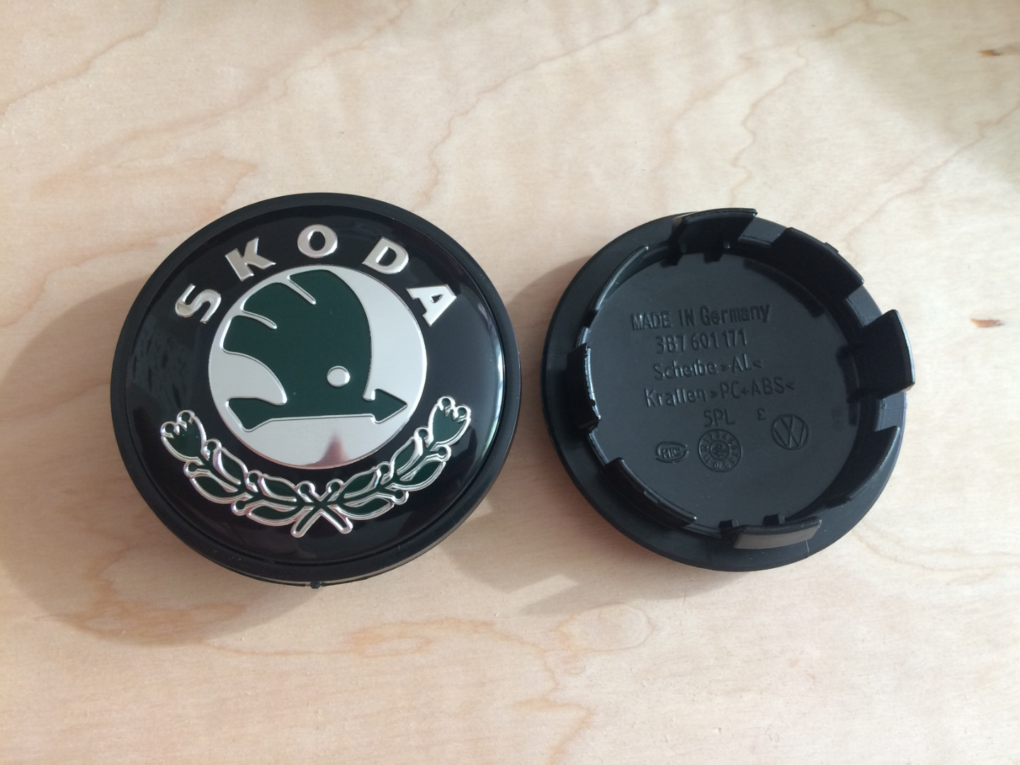 Ковпачок Skoda для  дисків Volkswagen 3B7601171