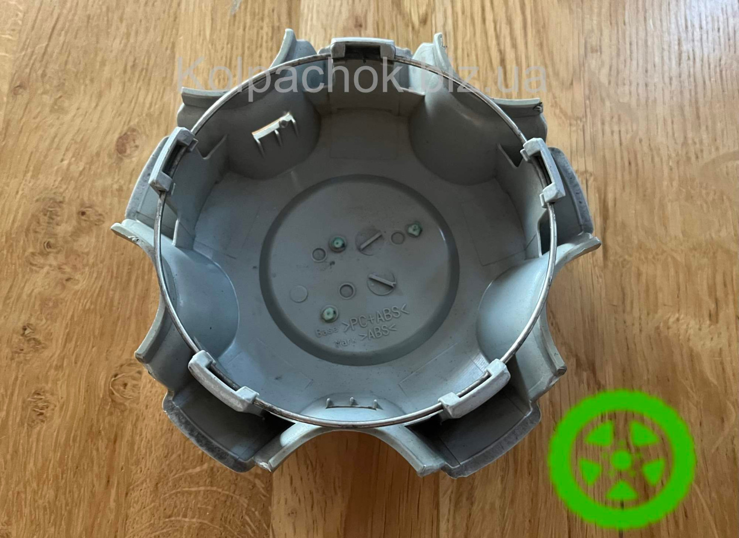 Оригінальний ковпачок для дисків Toyota 42603-60671