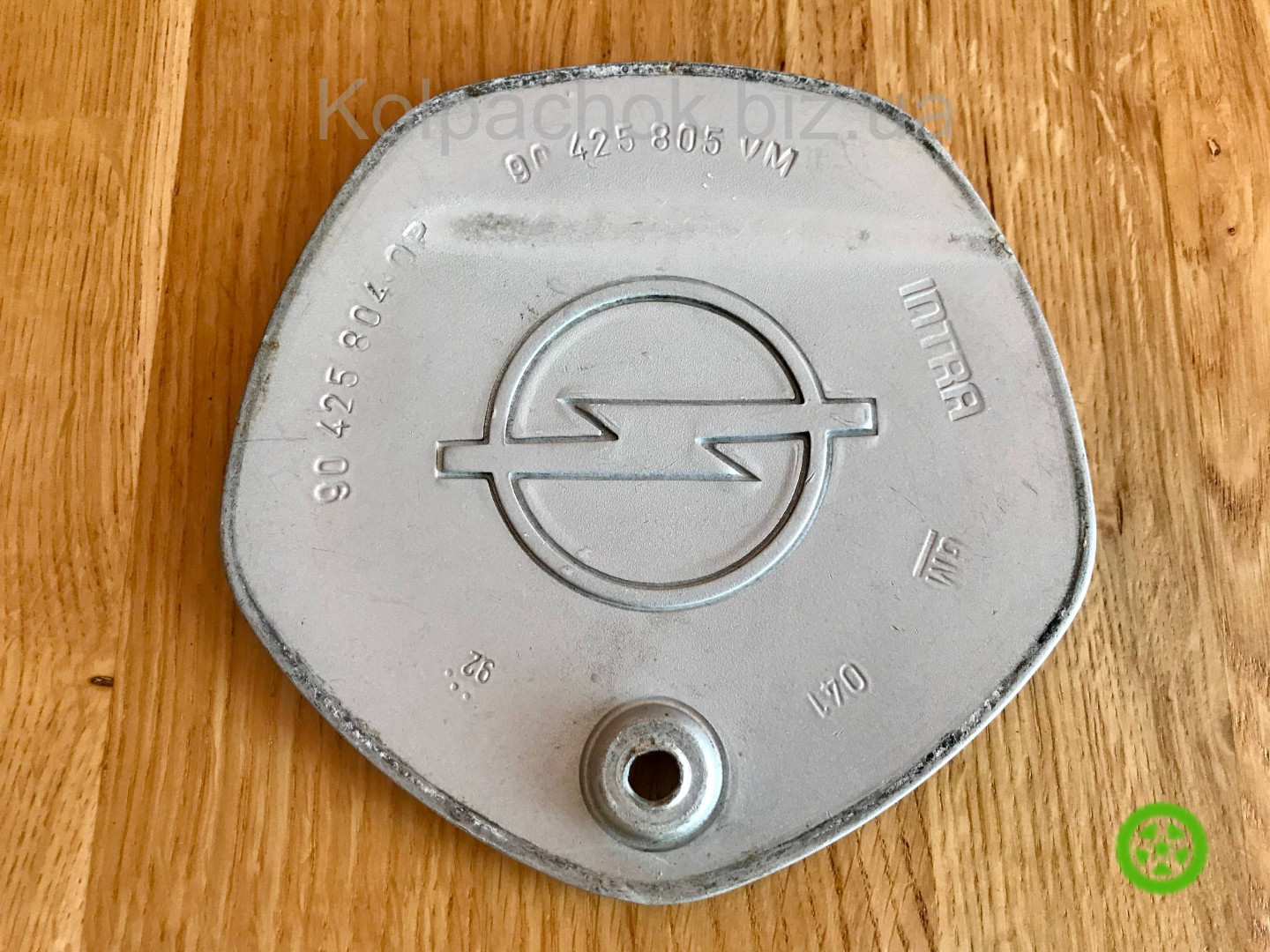 Оригінальний ковпачок для дисків Opel 90425804