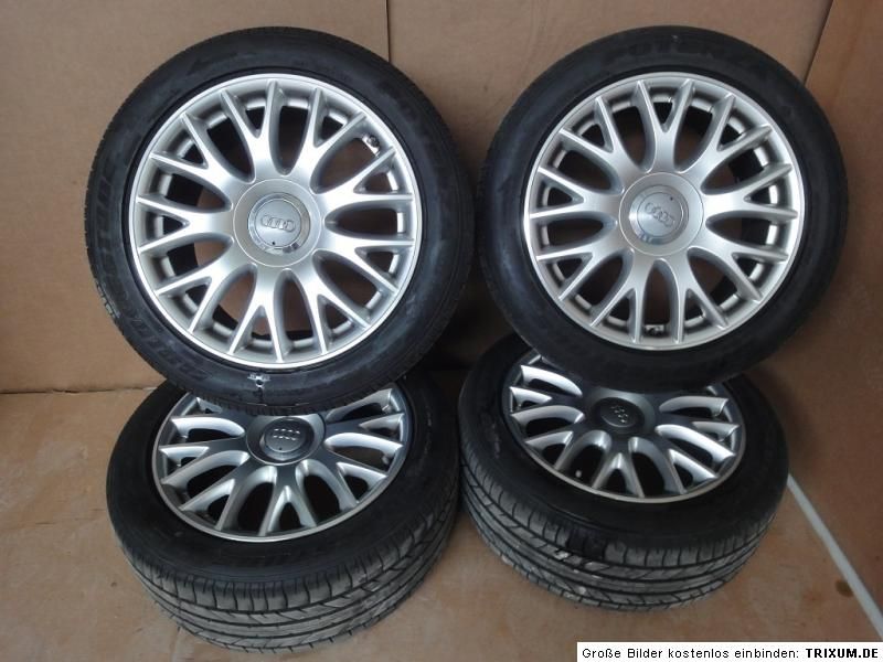 Оригінальний ковпачок для дисків Audi 8E0601165