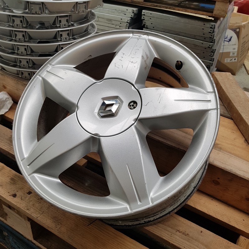 Оригинальный колпачок на диски Renault 8200445040