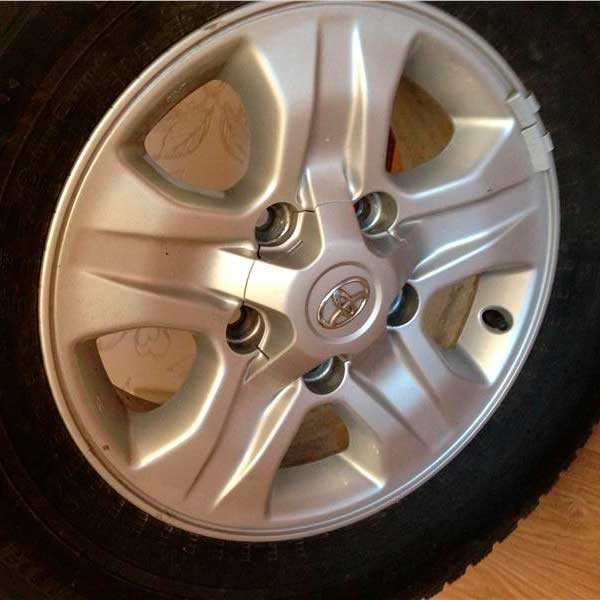 Заголовок Ковпачок диска Toyota Land Cruiser 100 (158мм / 118мм) — 42603-60670