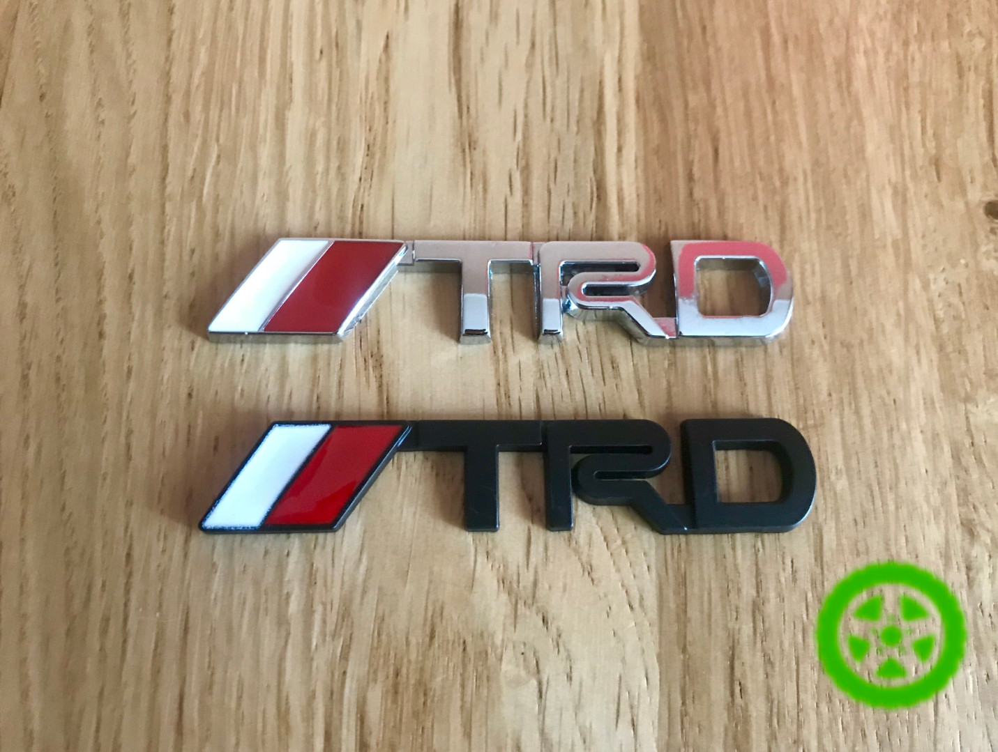 Емблема TRD на кришку багажника 95мм