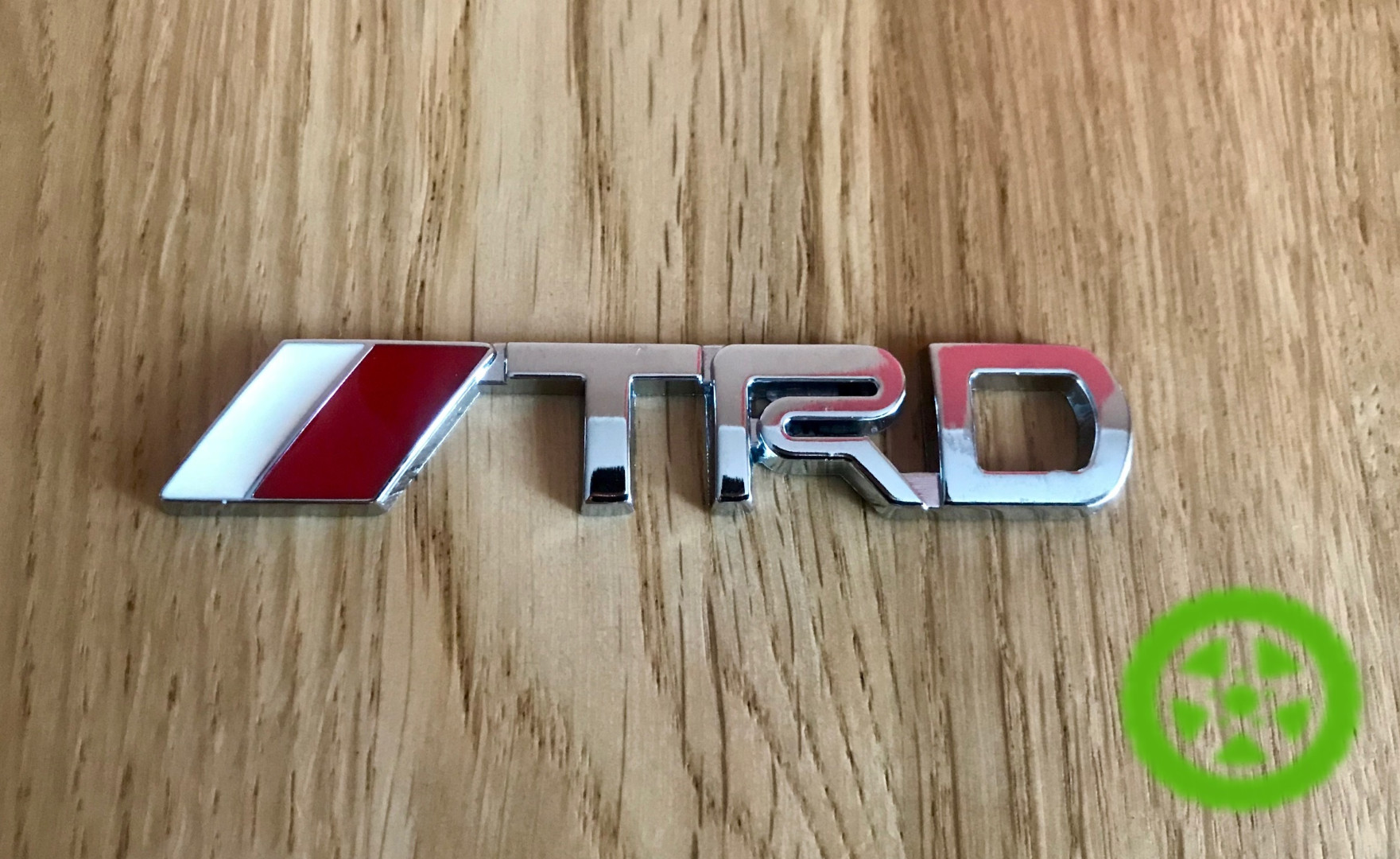 Емблема TRD на кришку багажника 95мм