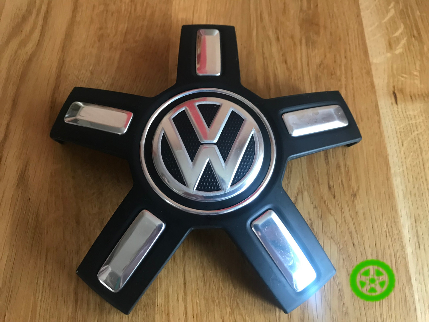 Оригинальный колпачок на диски Volkswagen 3G0601149C