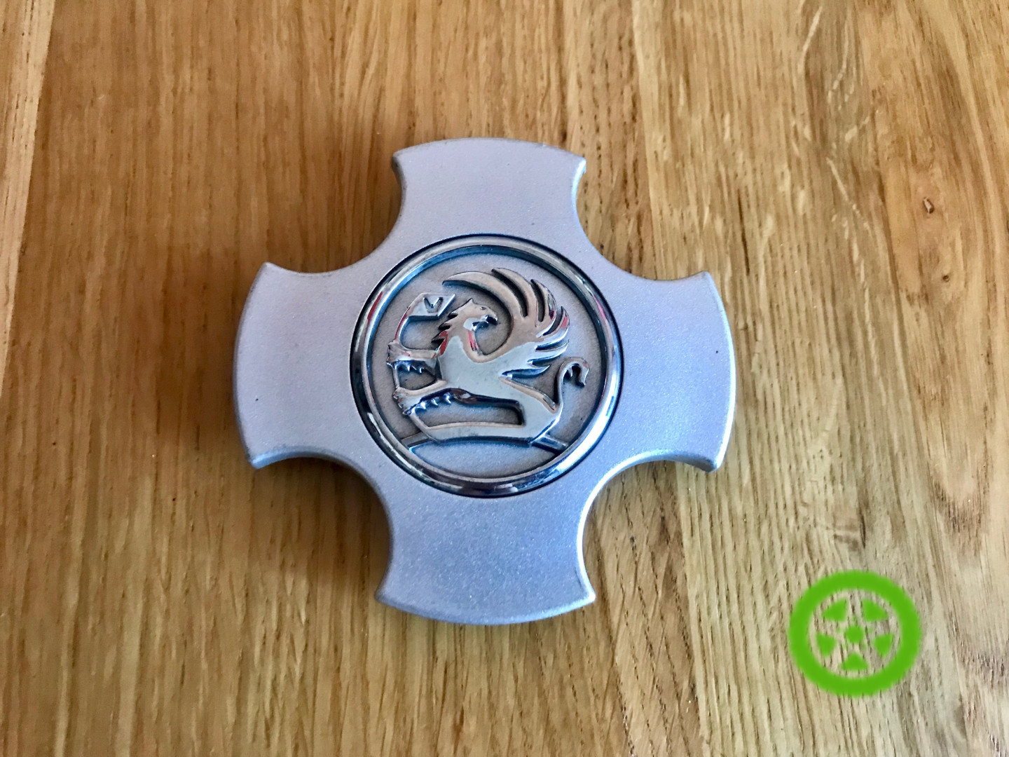 Оригинальный колпачок на диски Vauxhall  90498218