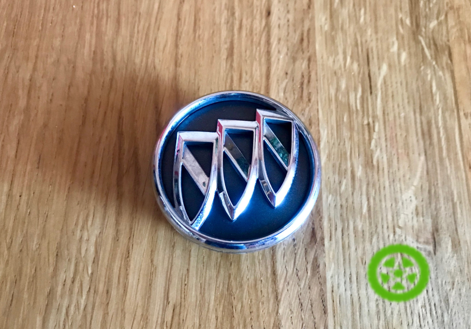 Wheel center  caps  Buick Cascada 9047665 (original)