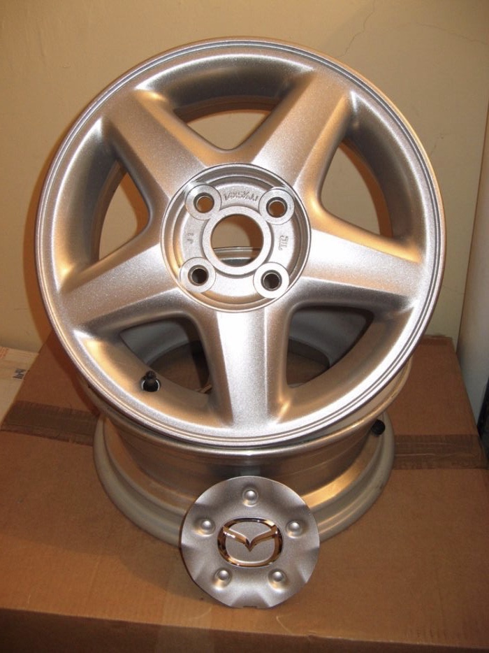 Оригінальний ковпачок для дисків Mazda B30F-37-190A