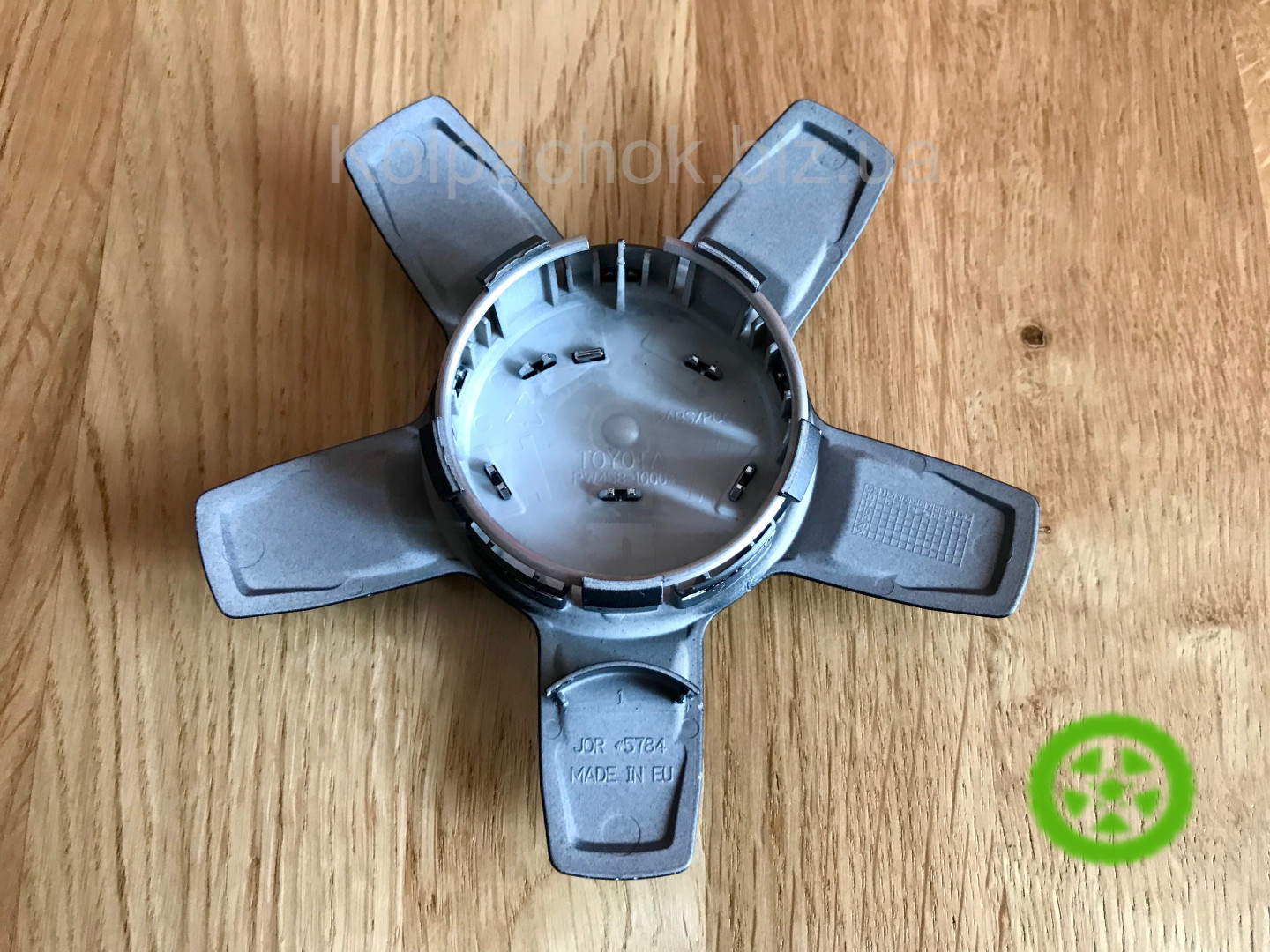 Оригінальний ковпачок на диски Toyota PW458-1000 42603YY300