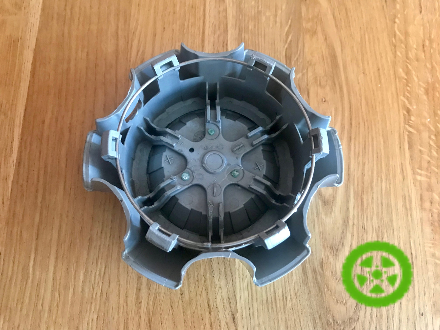 Оригінальний ковпачок для дисків Toyota 42603-35800