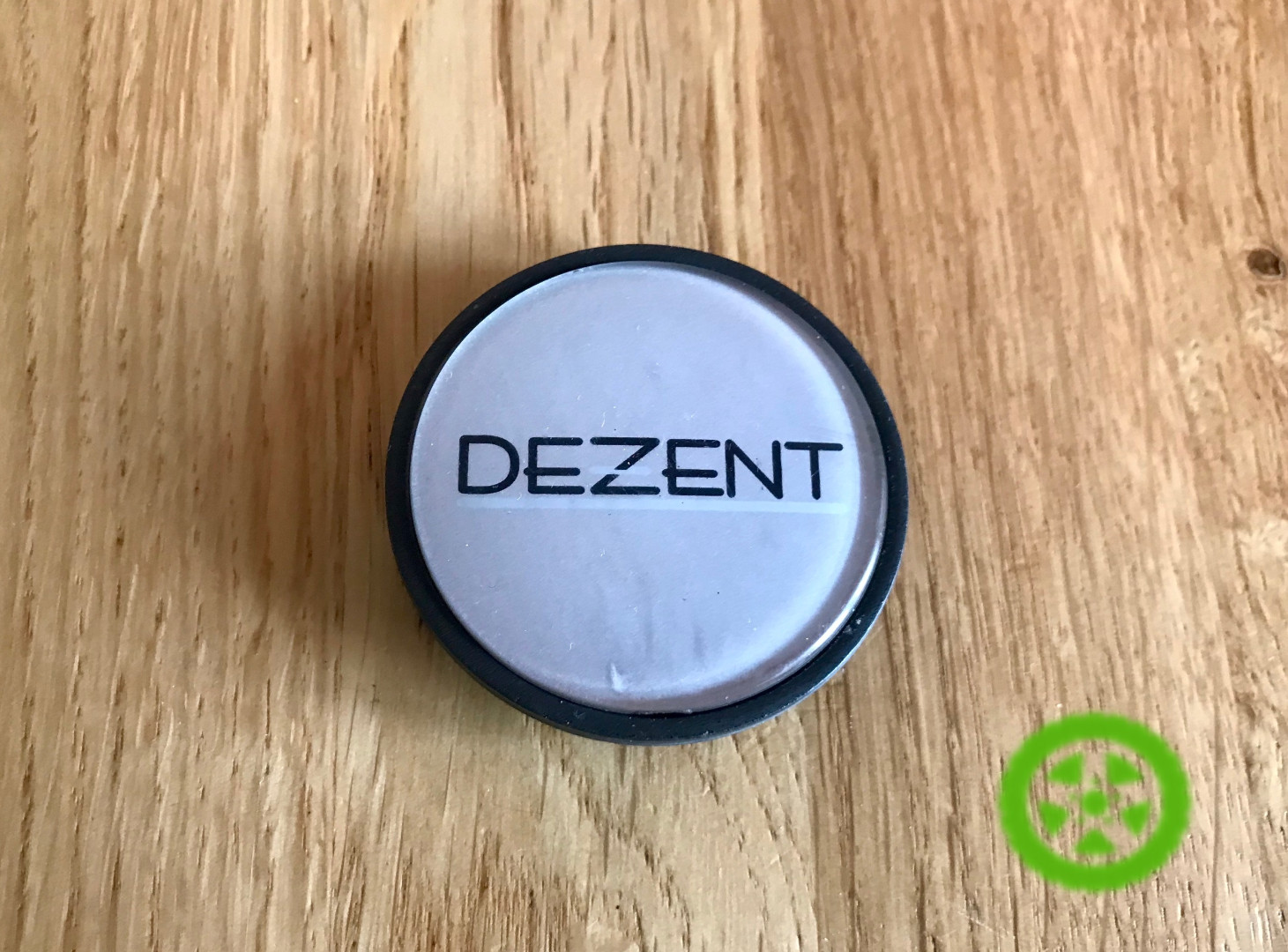 Оригинальный колпачок на диски Dezent Z03