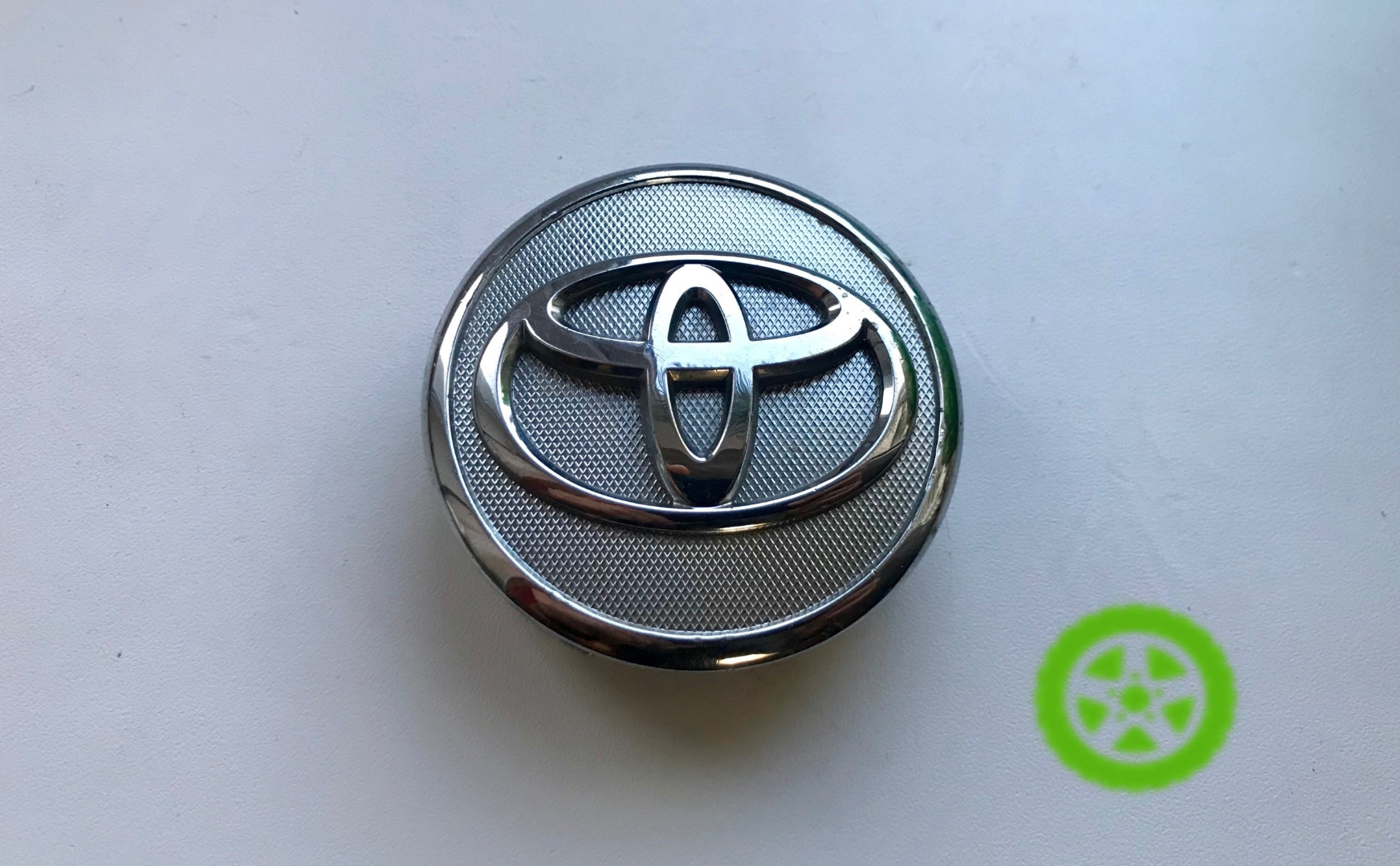 Оригинальный колпачок на  диски Toyota 42603-52110