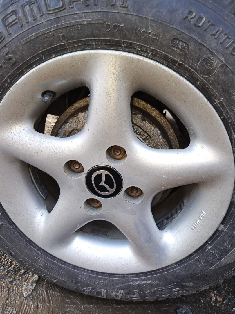 Ковпачок для дисків Mazda (59-54мм)