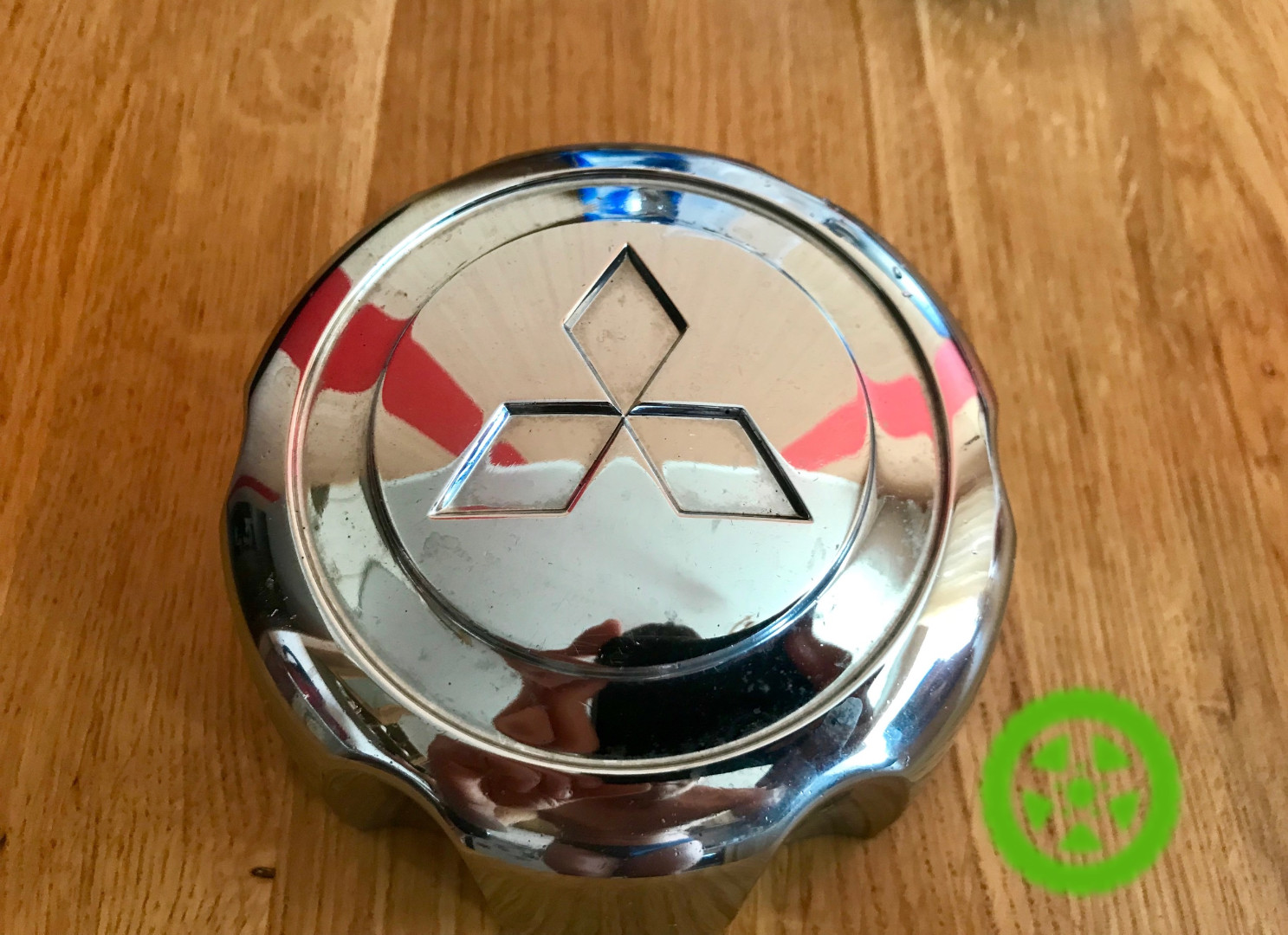 Оригинальный колпачок на диски Mitsubishi 085618BM