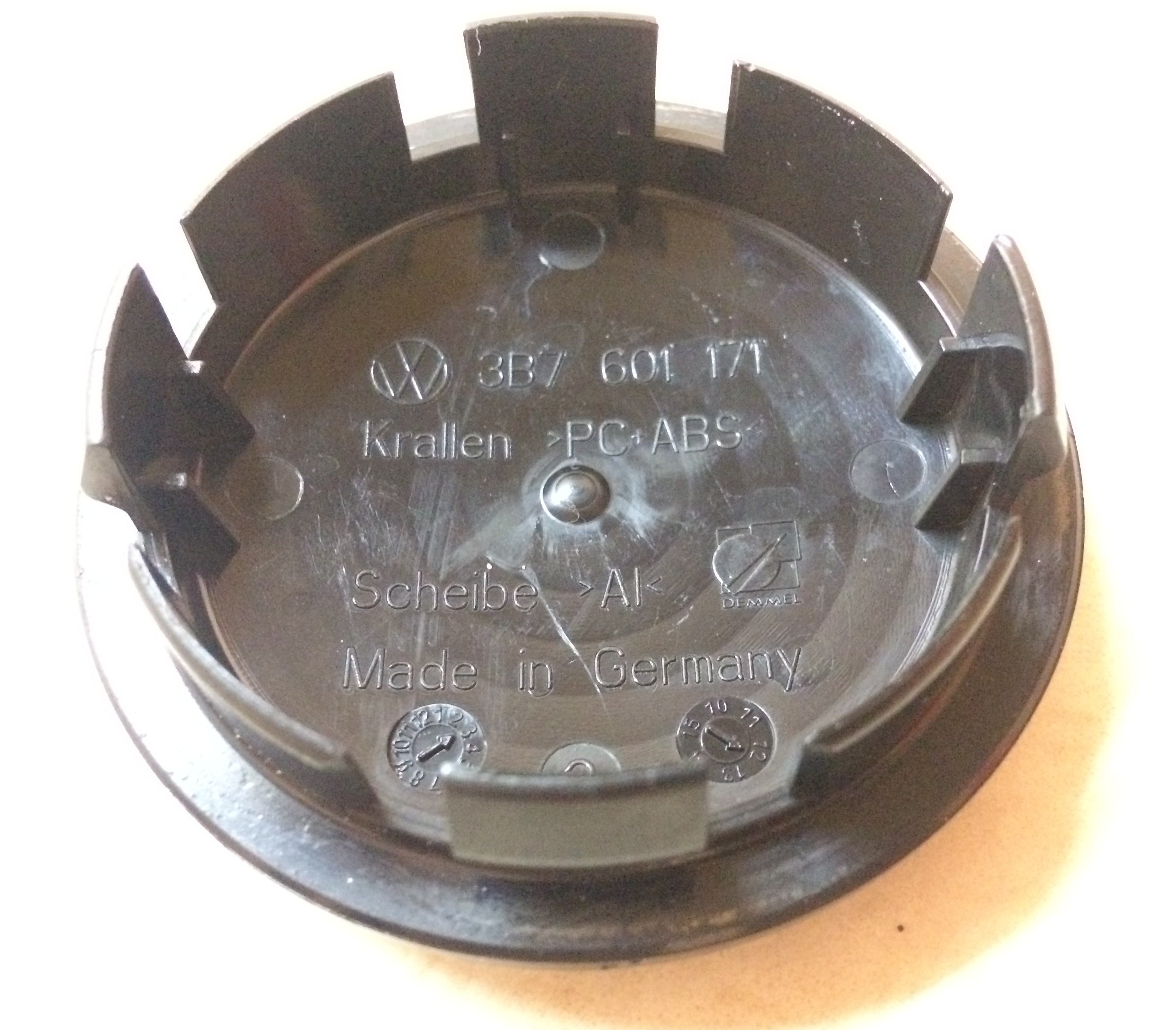 Ковпачки VW 3b7601171 оригінал задня сторона